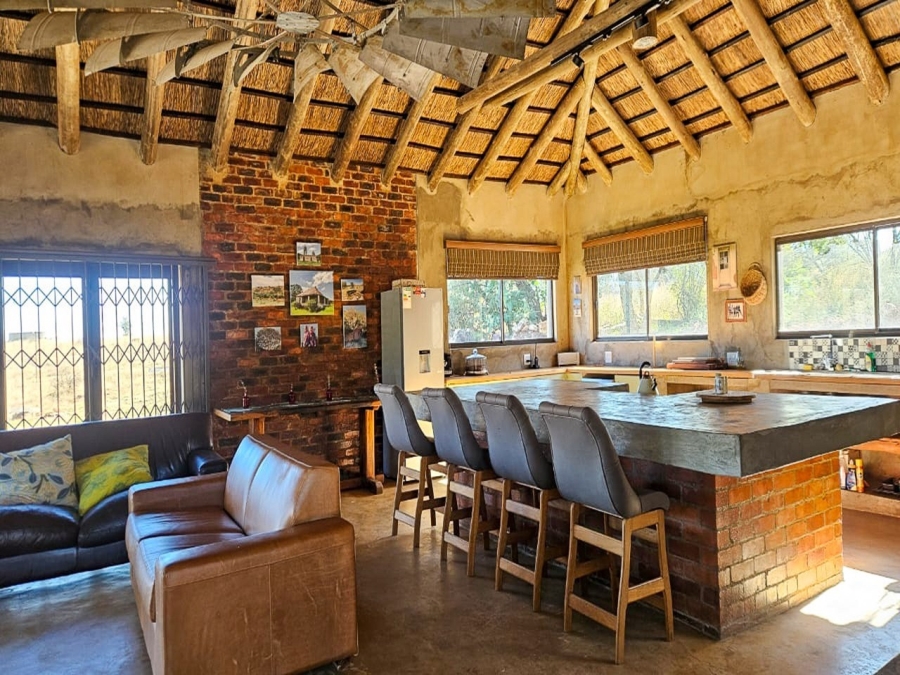 6 Bedroom Property for Sale in Parys Free State
